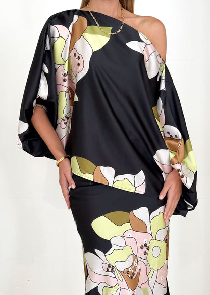 A Vintage Style Top with Delicate Timeless Details