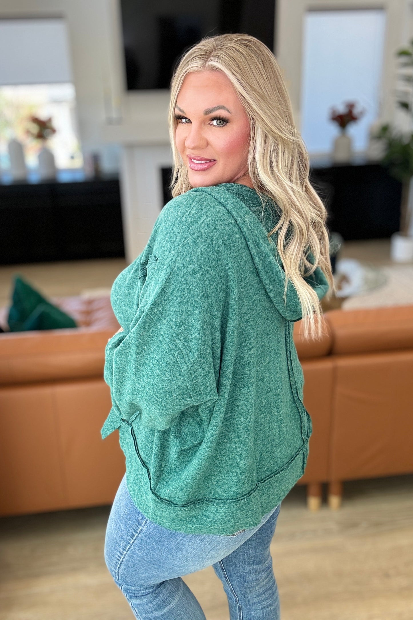 Well Tailored Sweater with a Graceful Silhouette