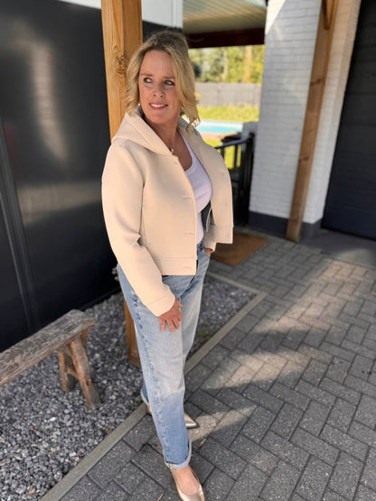 Polished Jacket with an Effortless Classic Look