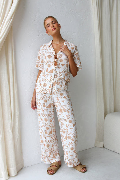 Gracefully Styled Garment for Any Occasion