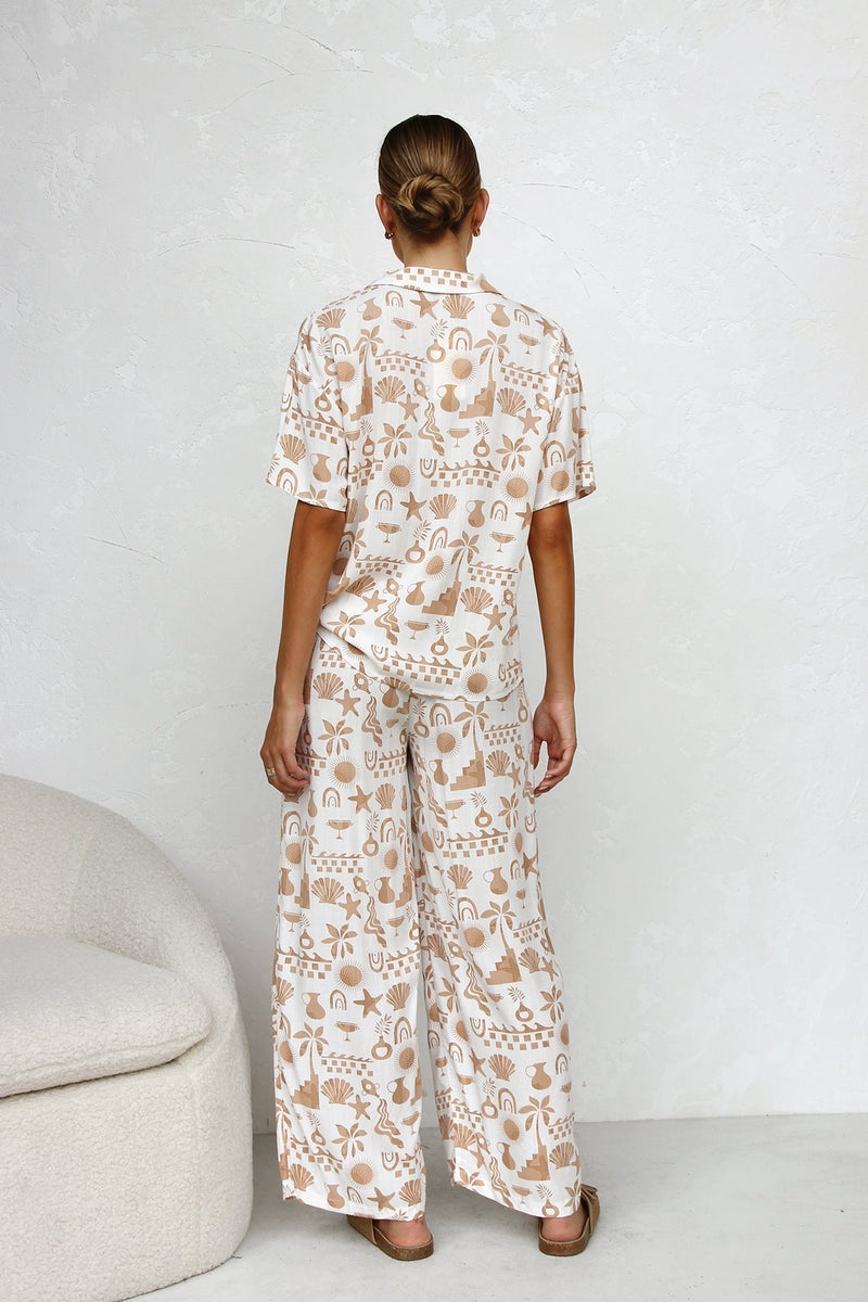 Gracefully Styled Garment for Any Occasion