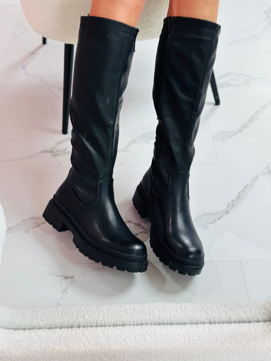 Graceful Orthopedic Boots for Modern Look