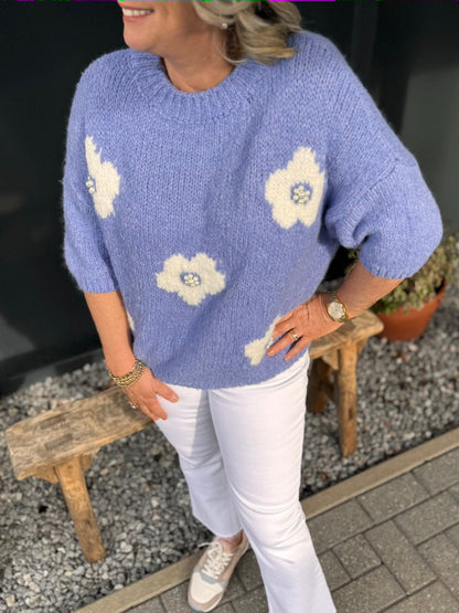 Effortlessly Elegant Sweater with a Timeless Design