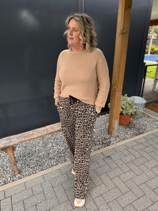 Classic Vintage Pants with a Flattering Fit