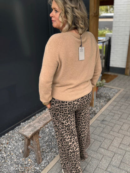 Classic Vintage Pants with a Flattering Fit