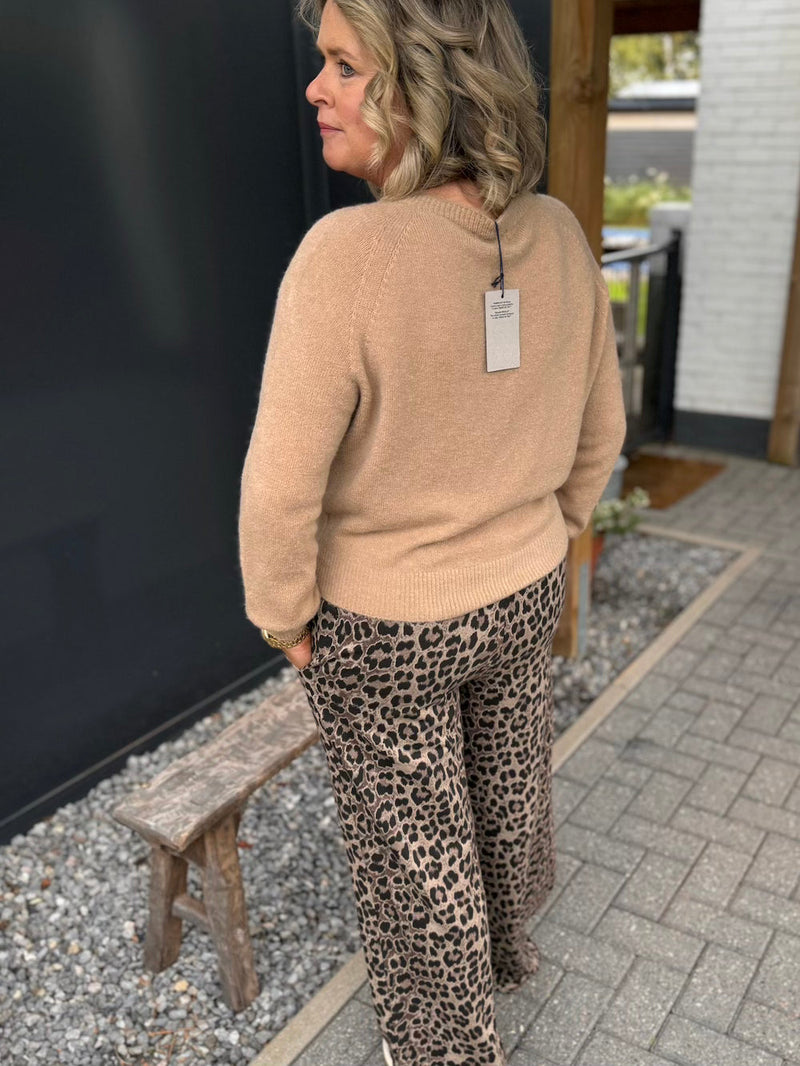 Classic Vintage Pants with a Flattering Fit