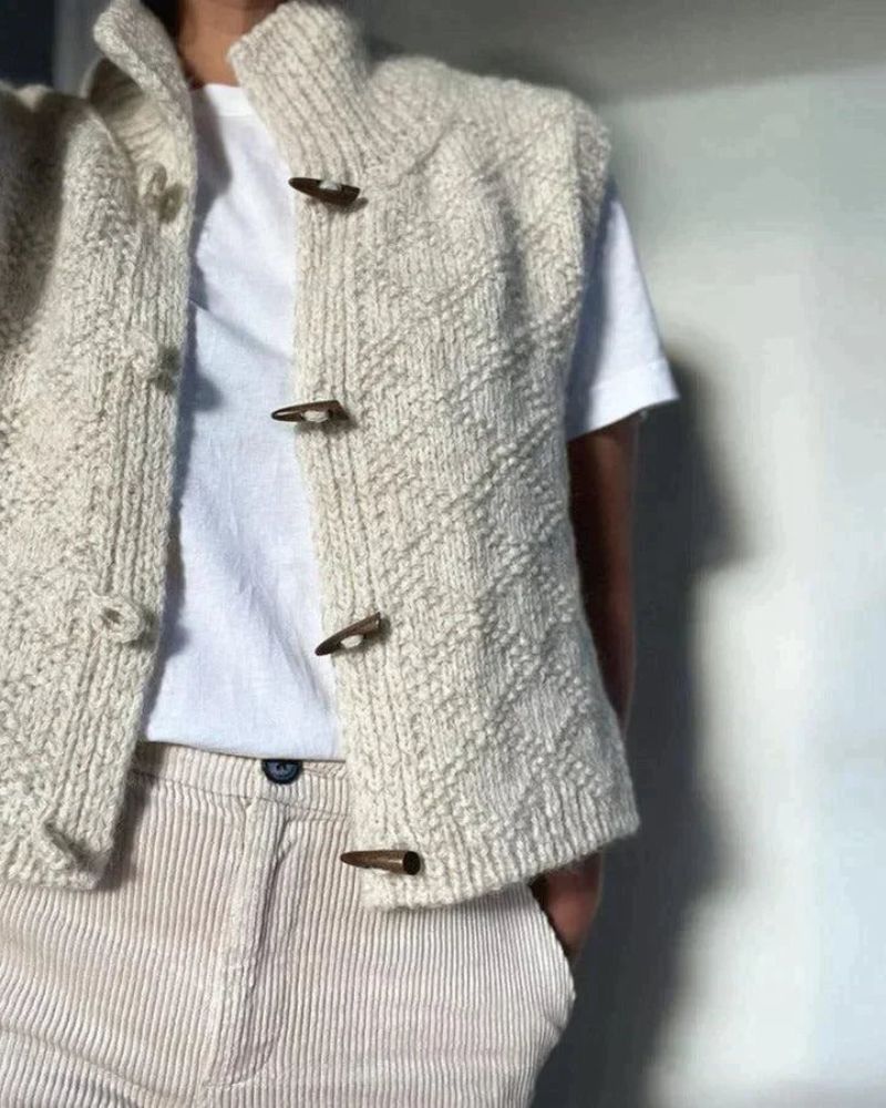 Effortlessly Elegant Cardigan with a Timeless Design