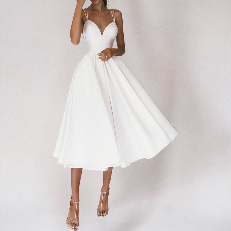Beautifully Finished Dress in a Timeless Design