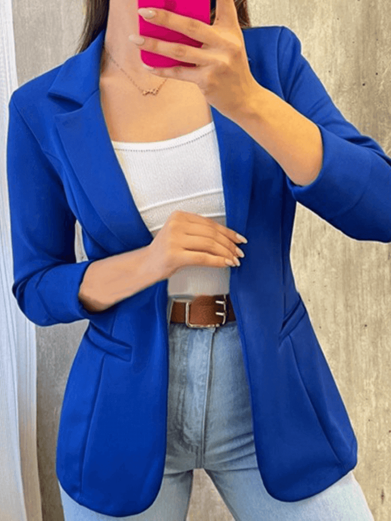 Effortlessly Elegant Jacket with a Timeless Design