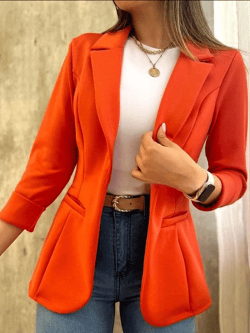 Effortlessly Elegant Jacket with a Timeless Design