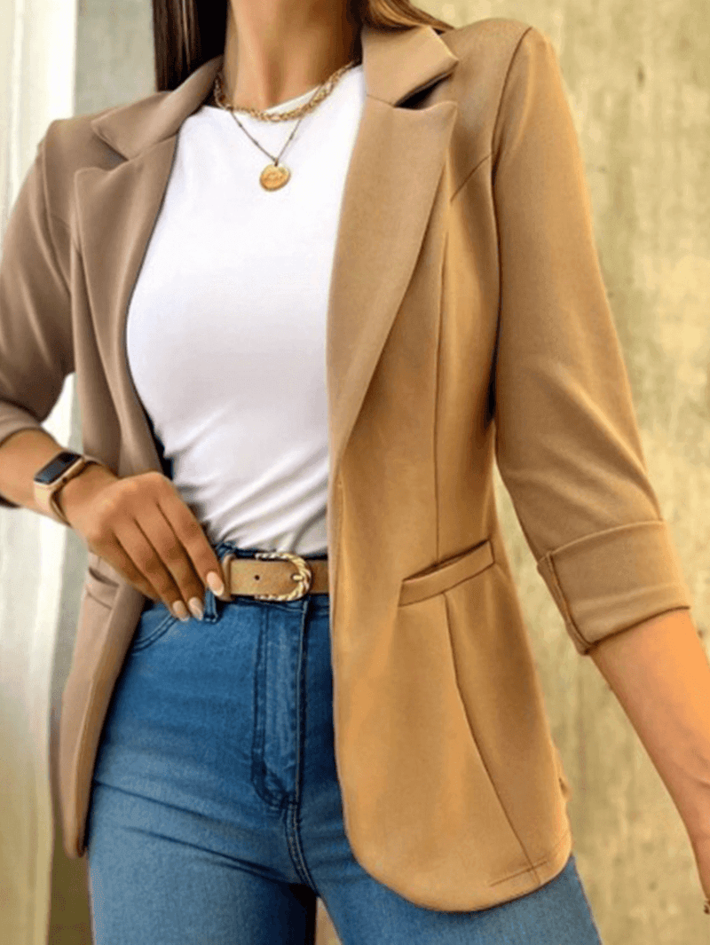 Effortlessly Elegant Jacket with a Timeless Design