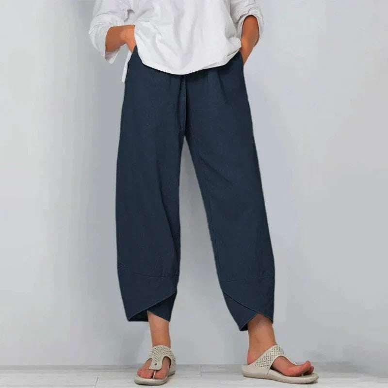 Effortlessly Elegant Trousers with a Timeless Design