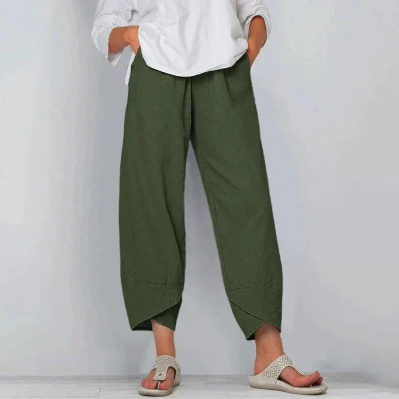 Effortlessly Elegant Trousers with a Timeless Design
