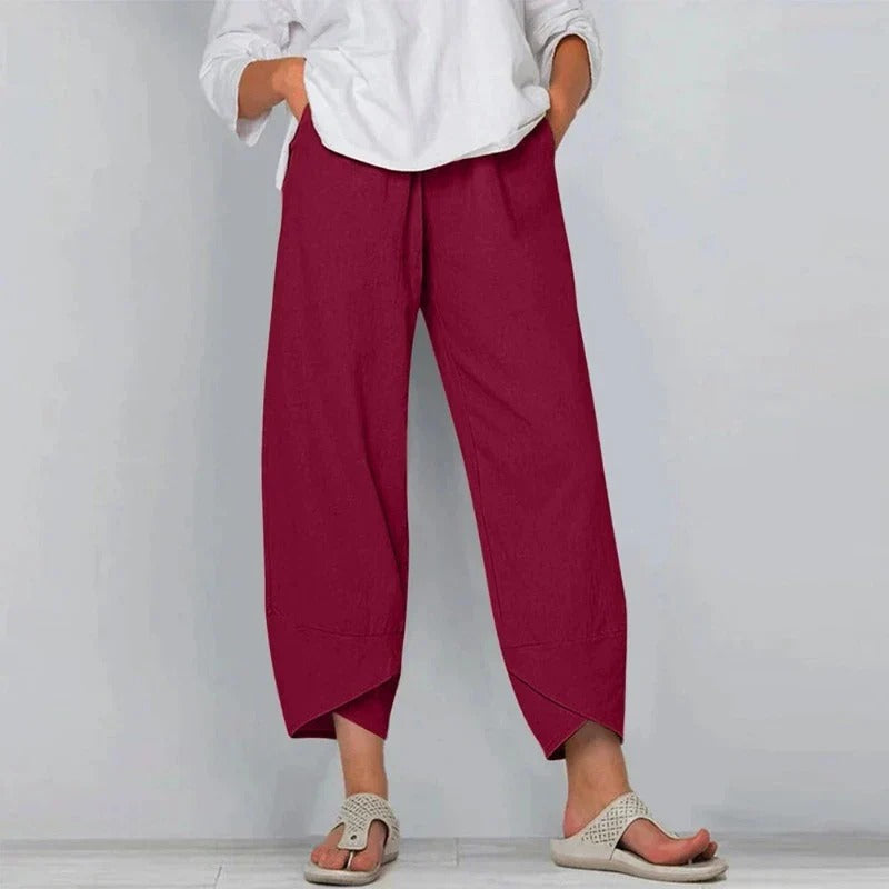 Effortlessly Elegant Trousers with a Timeless Design
