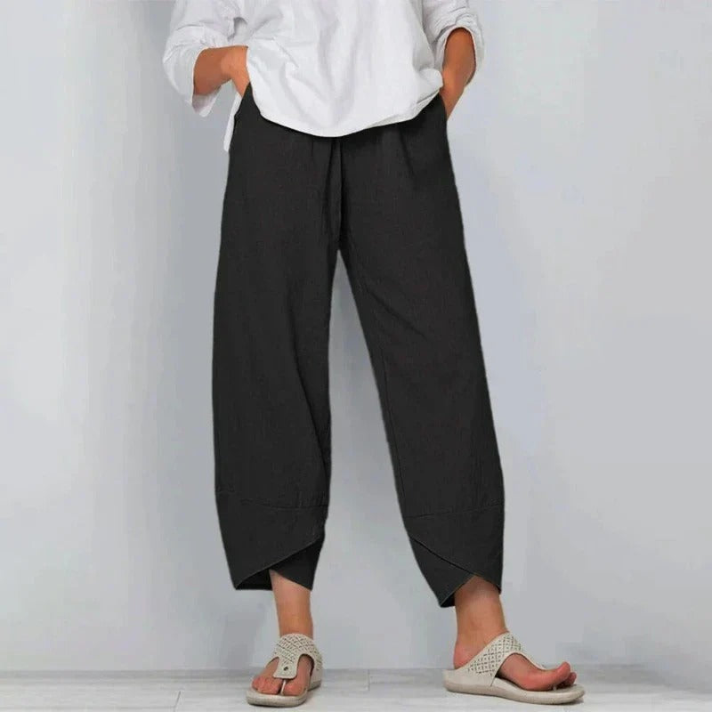 Effortlessly Elegant Trousers with a Timeless Design