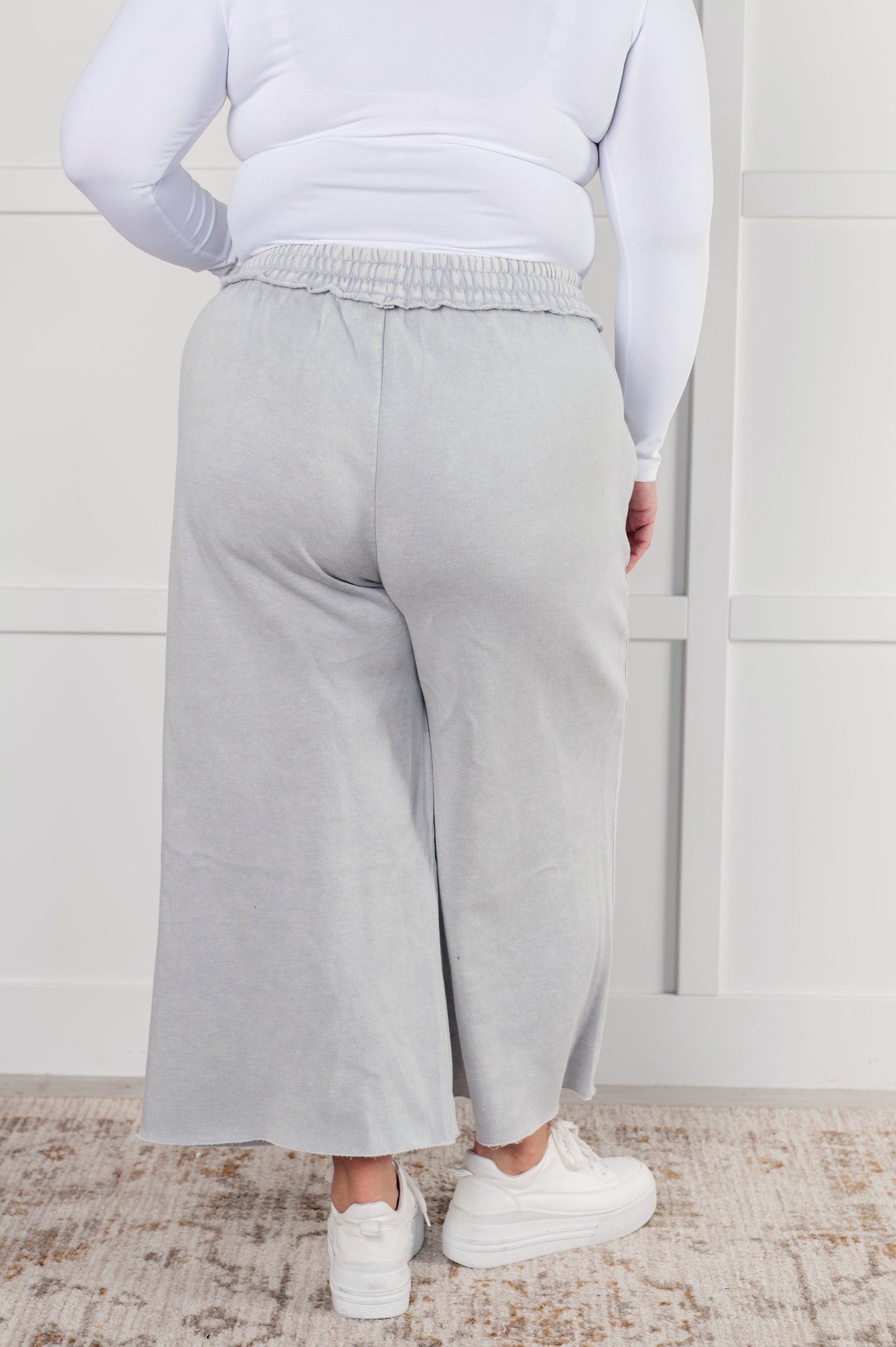 Polished Trousers with an Effortless Classic Look
