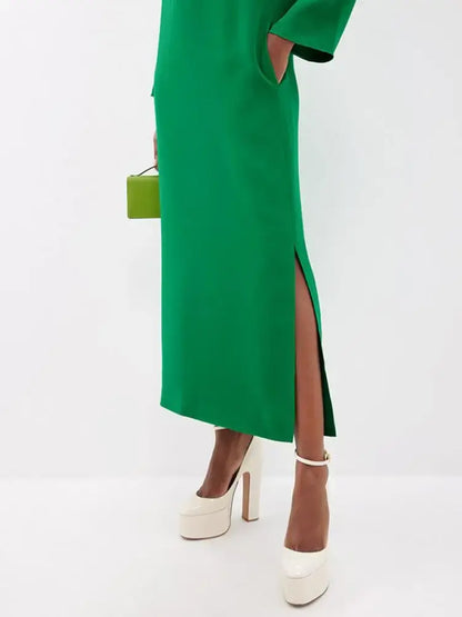 Beautifully Finished Dress in a Timeless Design