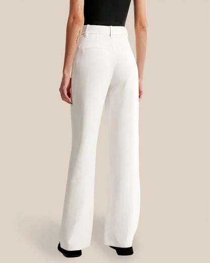Effortlessly Elegant Pants with a Timeless Design