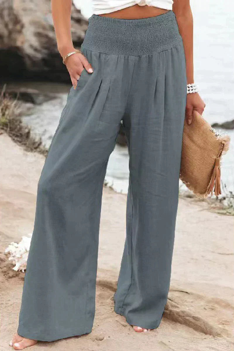 Elegantly Styled Trousers for Everyday Wear