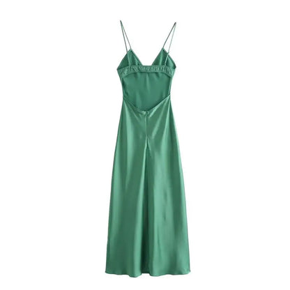 Effortlessly Elegant Dress with a Timeless Design