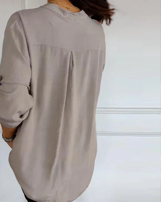 Well Tailored Blouse with a Graceful Silhouette