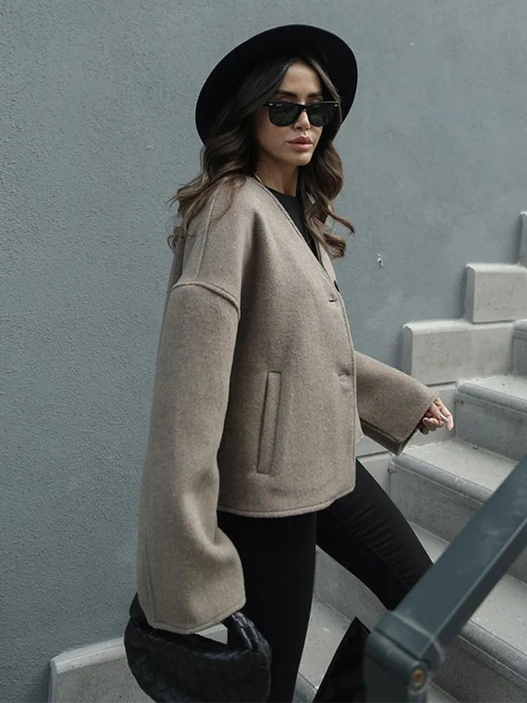 Well Tailored Jacket with a Graceful Silhouette