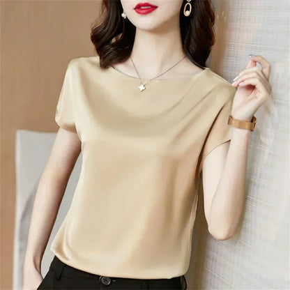 Beautifully Finished Blouse in a Timeless Design