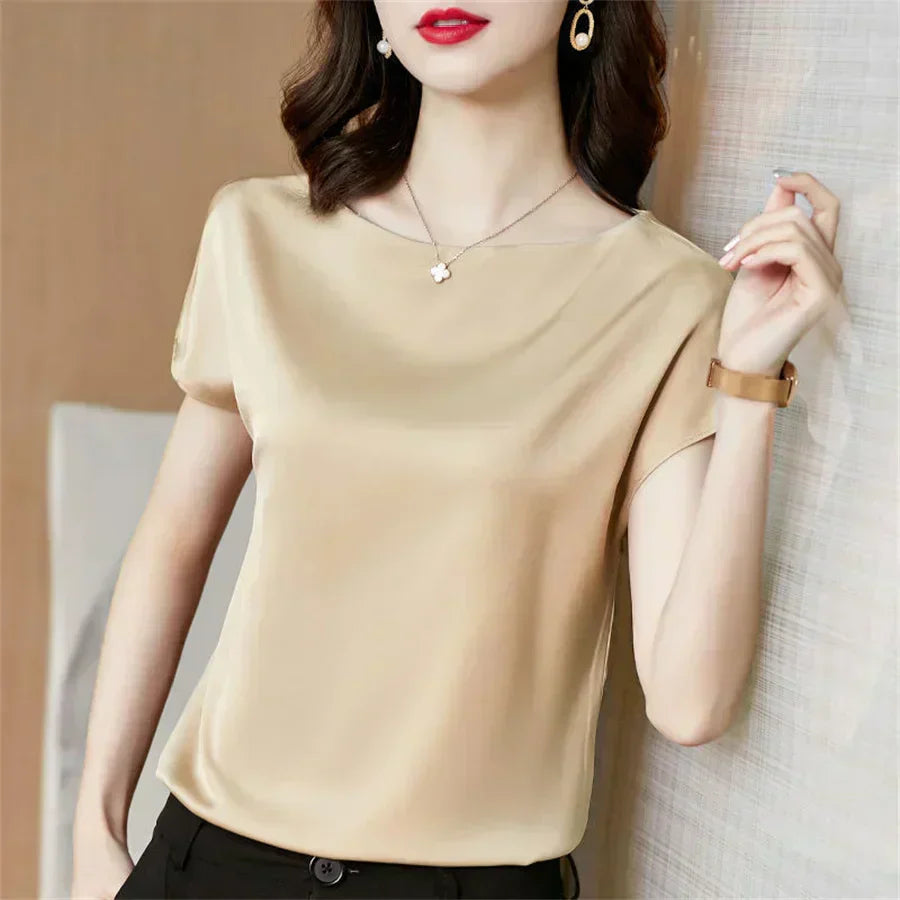 Beautifully Finished Blouse in a Timeless Design