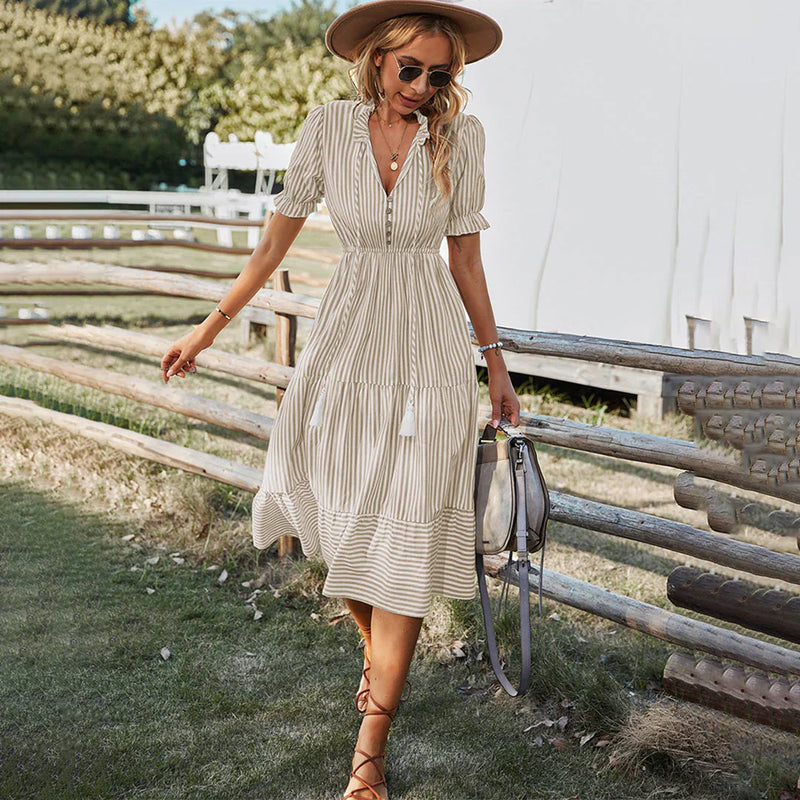 Beautifully Finished Dress in a Timeless Design