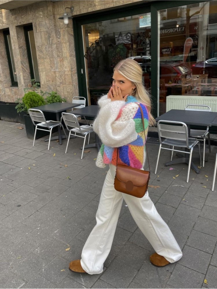 Classic Vintage Sweater with a Flattering Fit