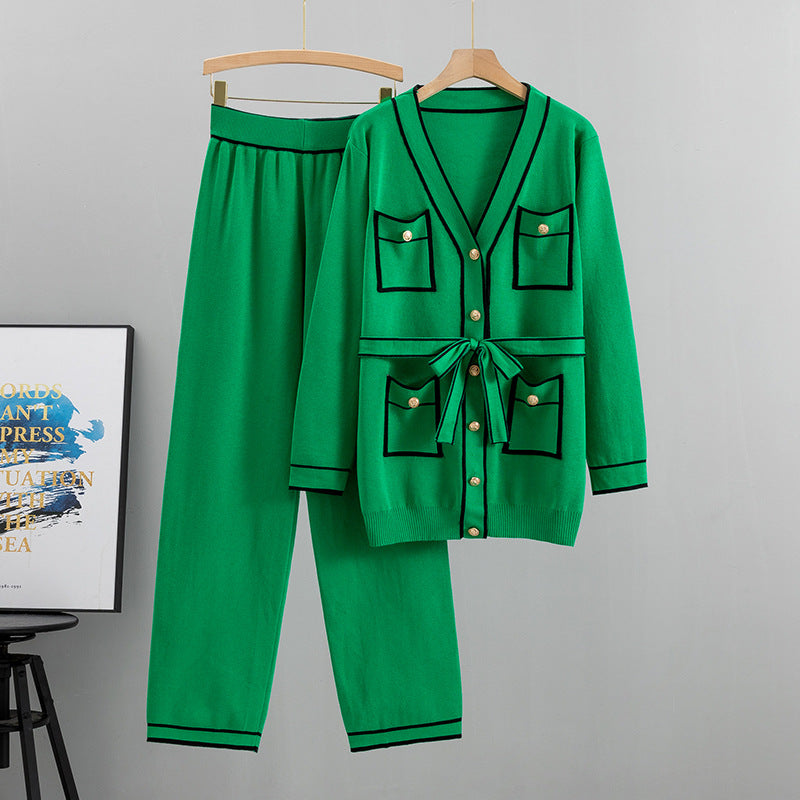Elegantly Styled Trousers for Everyday Wear