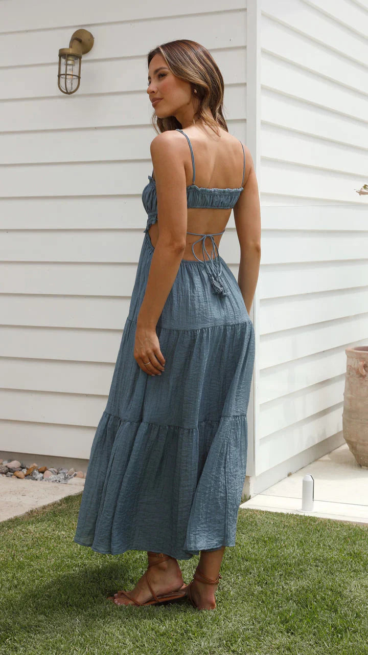 Beautifully Finished Dress in a Timeless Design