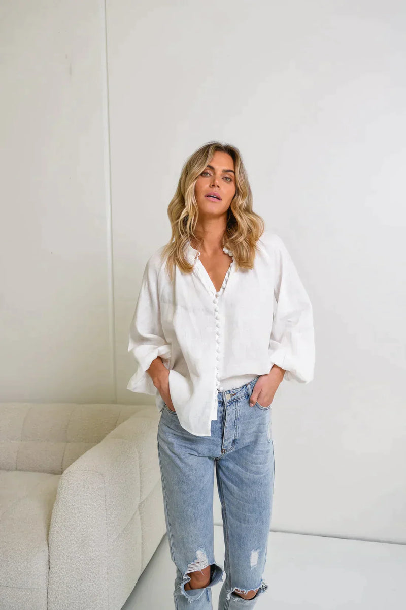 Elegantly Styled Blouse for Everyday Wear