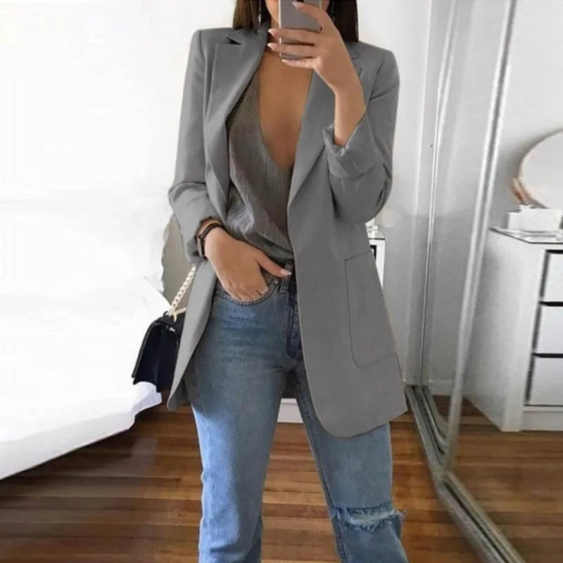 Effortlessly Elegant Jacket with a Timeless Design