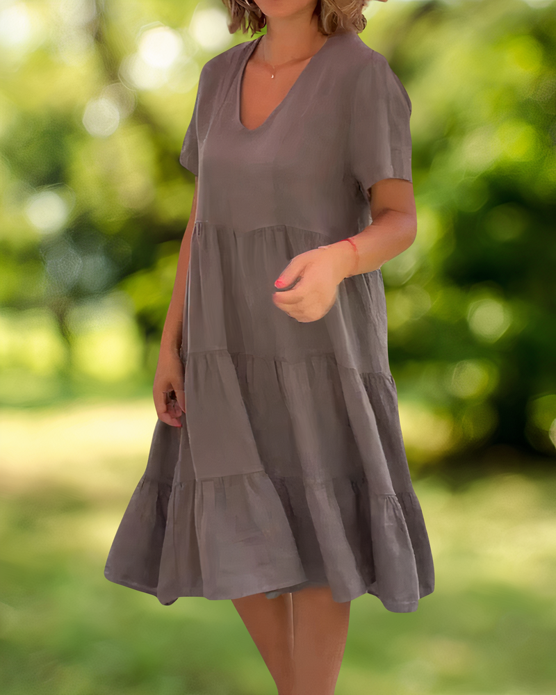 Classic Vintage Dress with a Flattering Fit