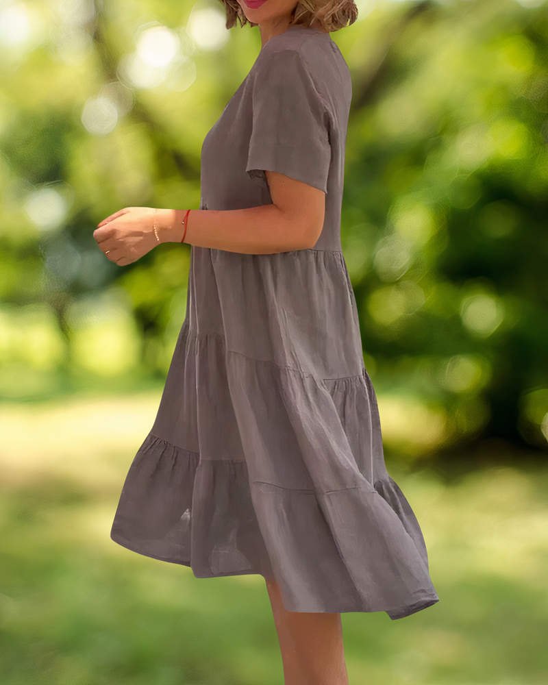 Classic Vintage Dress with a Flattering Fit