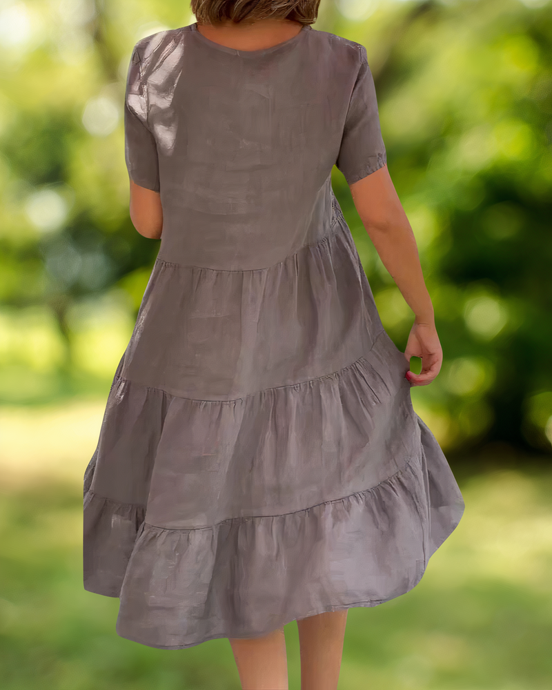Classic Vintage Dress with a Flattering Fit