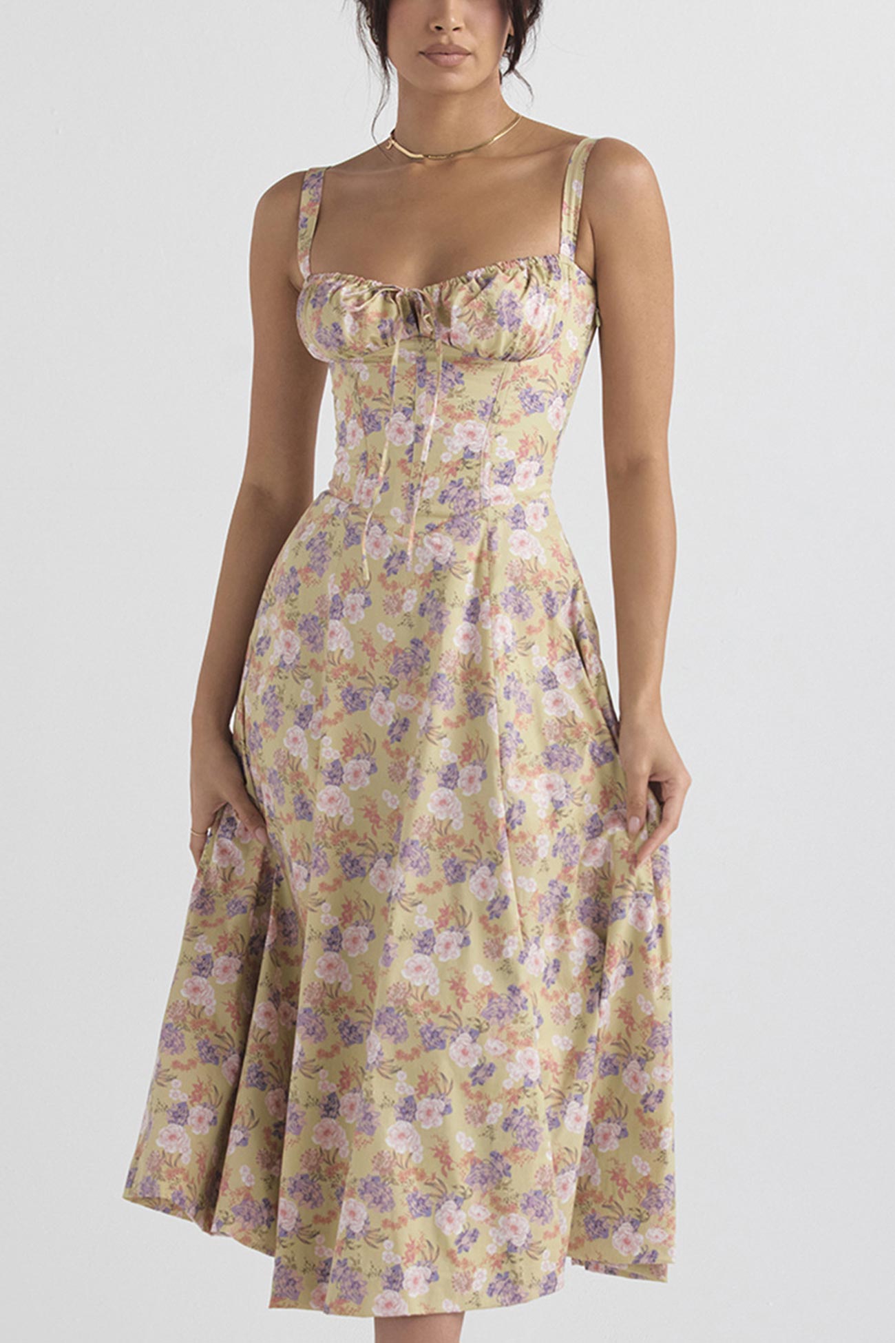 Classic Vintage Dress with a Flattering Fit