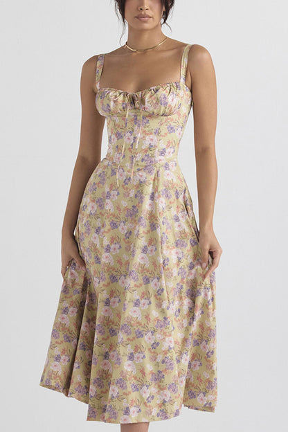 Classic Vintage Dress with a Flattering Fit