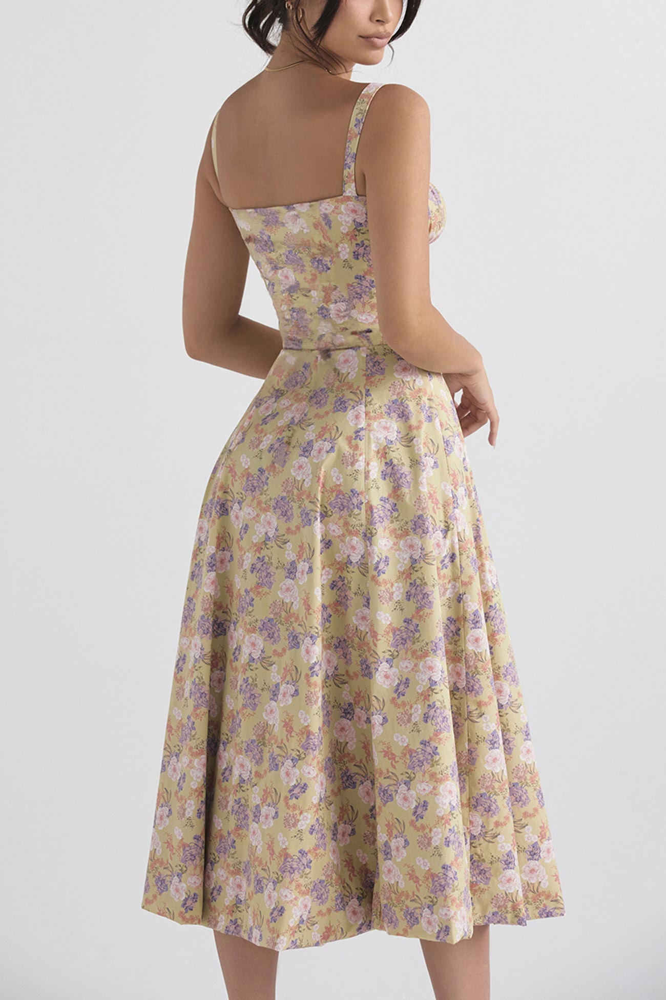 Classic Vintage Dress with a Flattering Fit