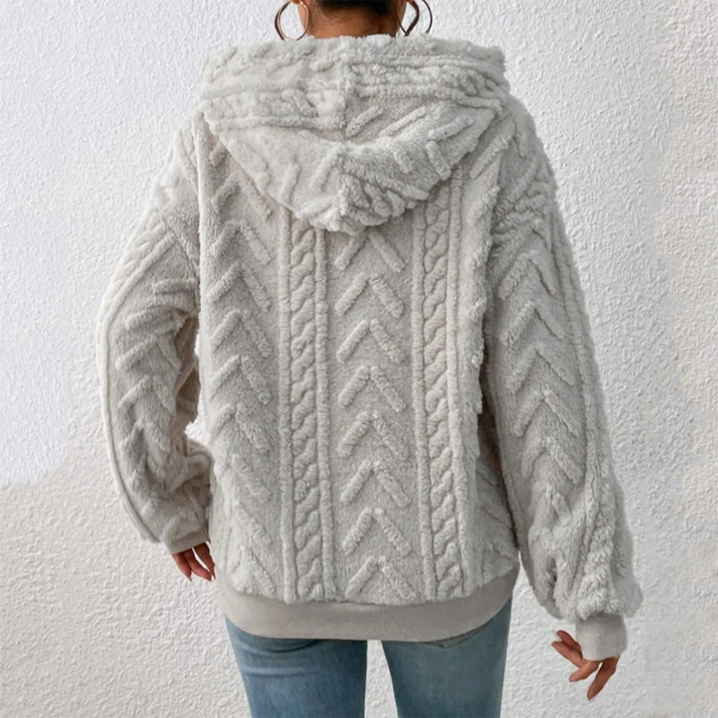 Effortlessly Elegant Sweater with a Timeless Design