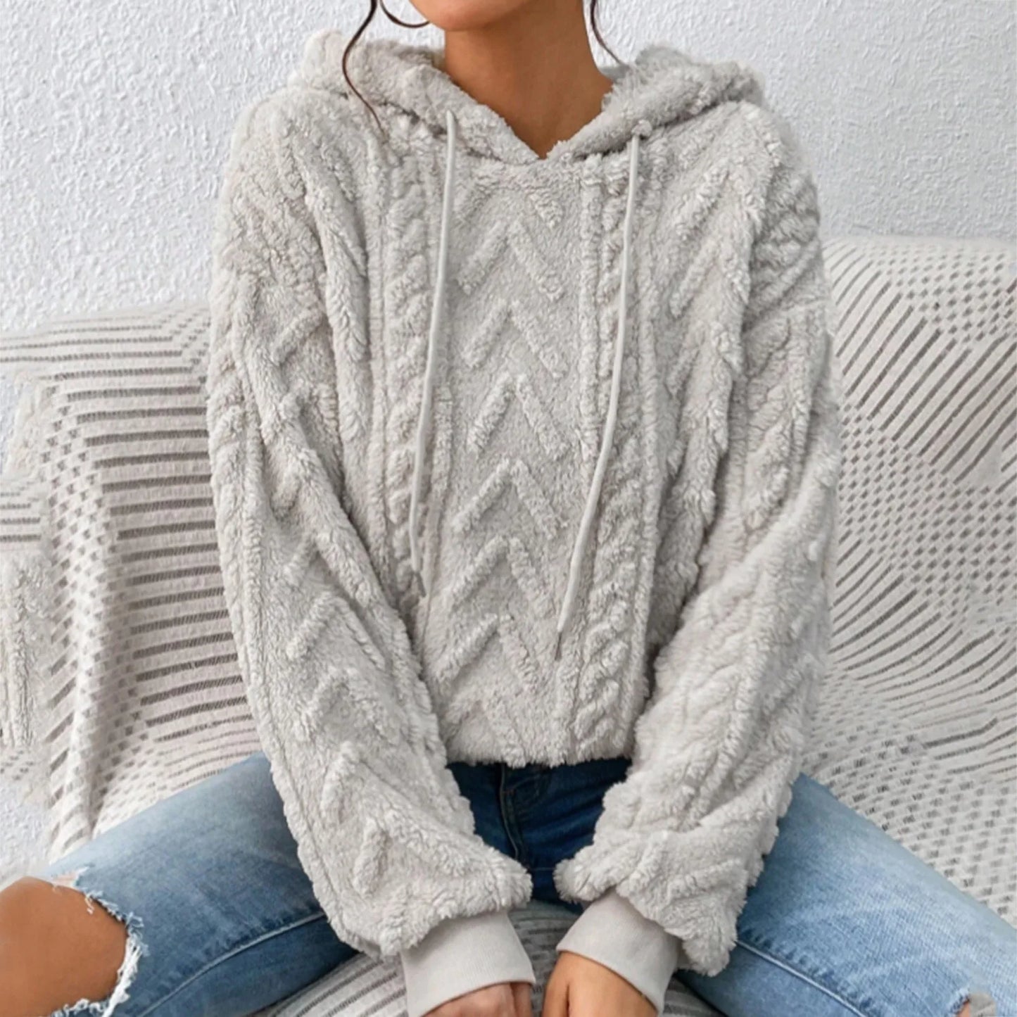 Effortlessly Elegant Sweater with a Timeless Design