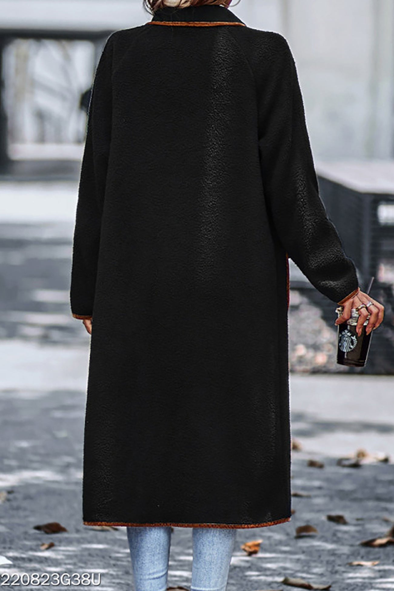 Well Tailored Cardigan with a Graceful Silhouette