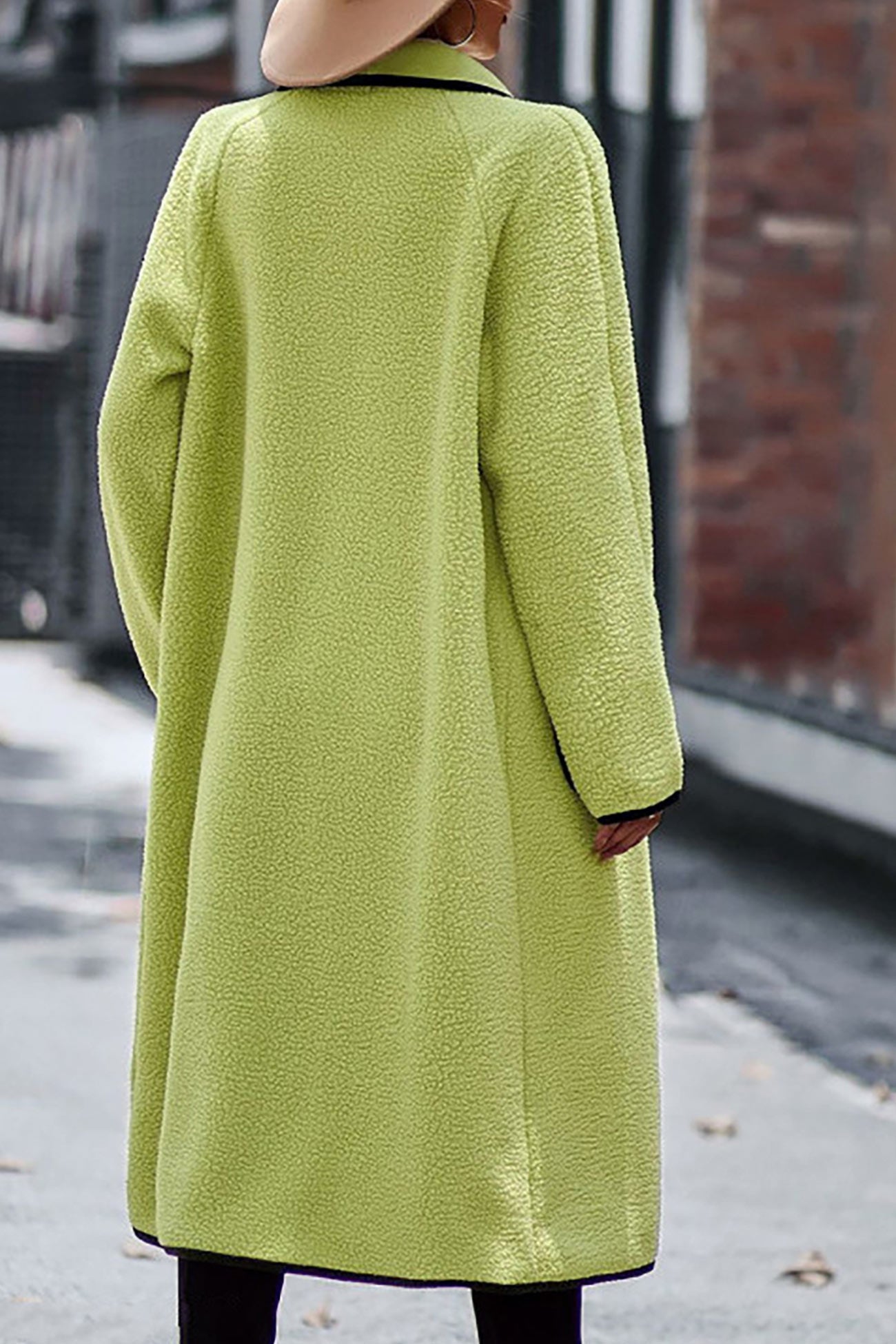 Well Tailored Cardigan with a Graceful Silhouette