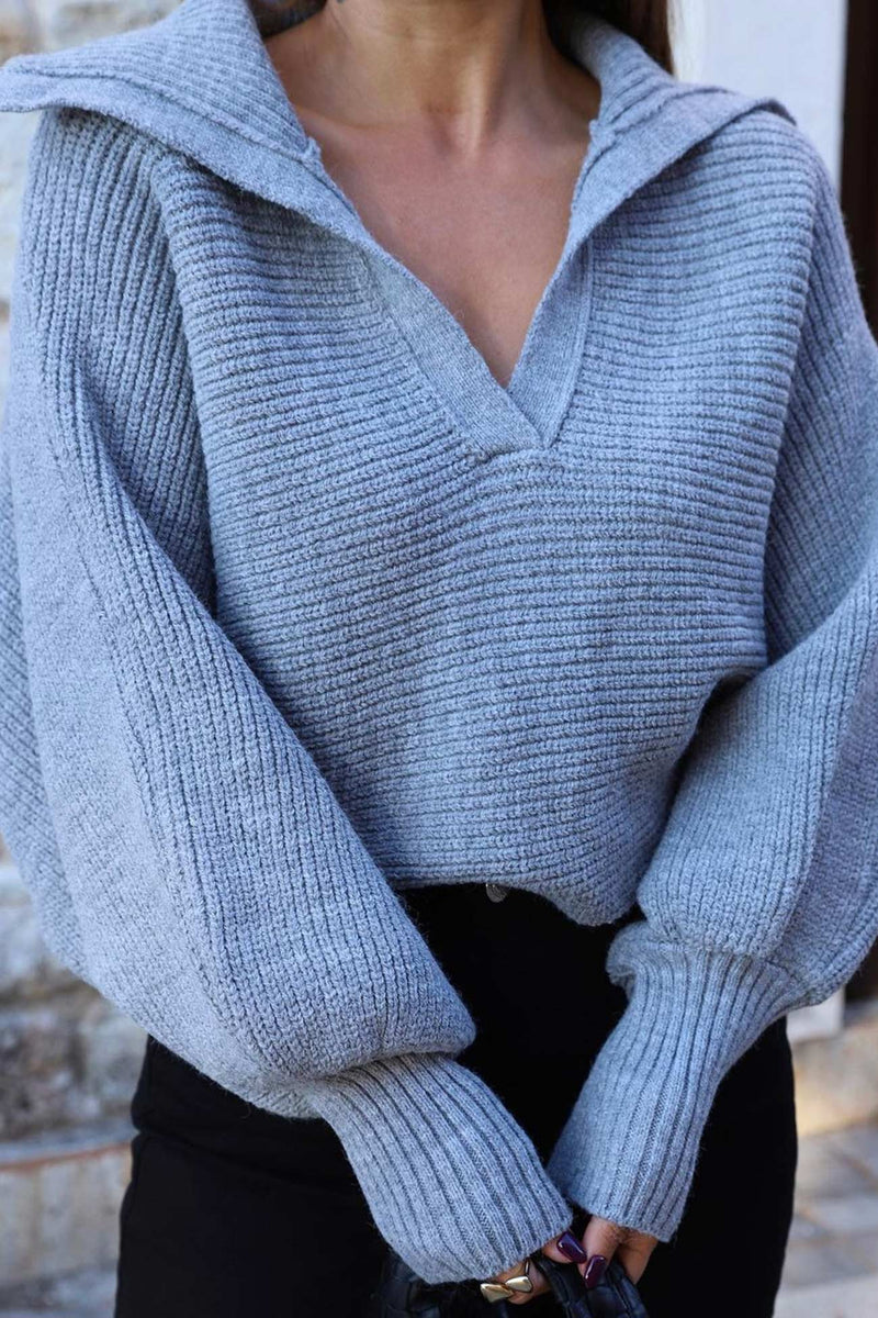 Effortlessly Elegant Sweater with a Timeless Design