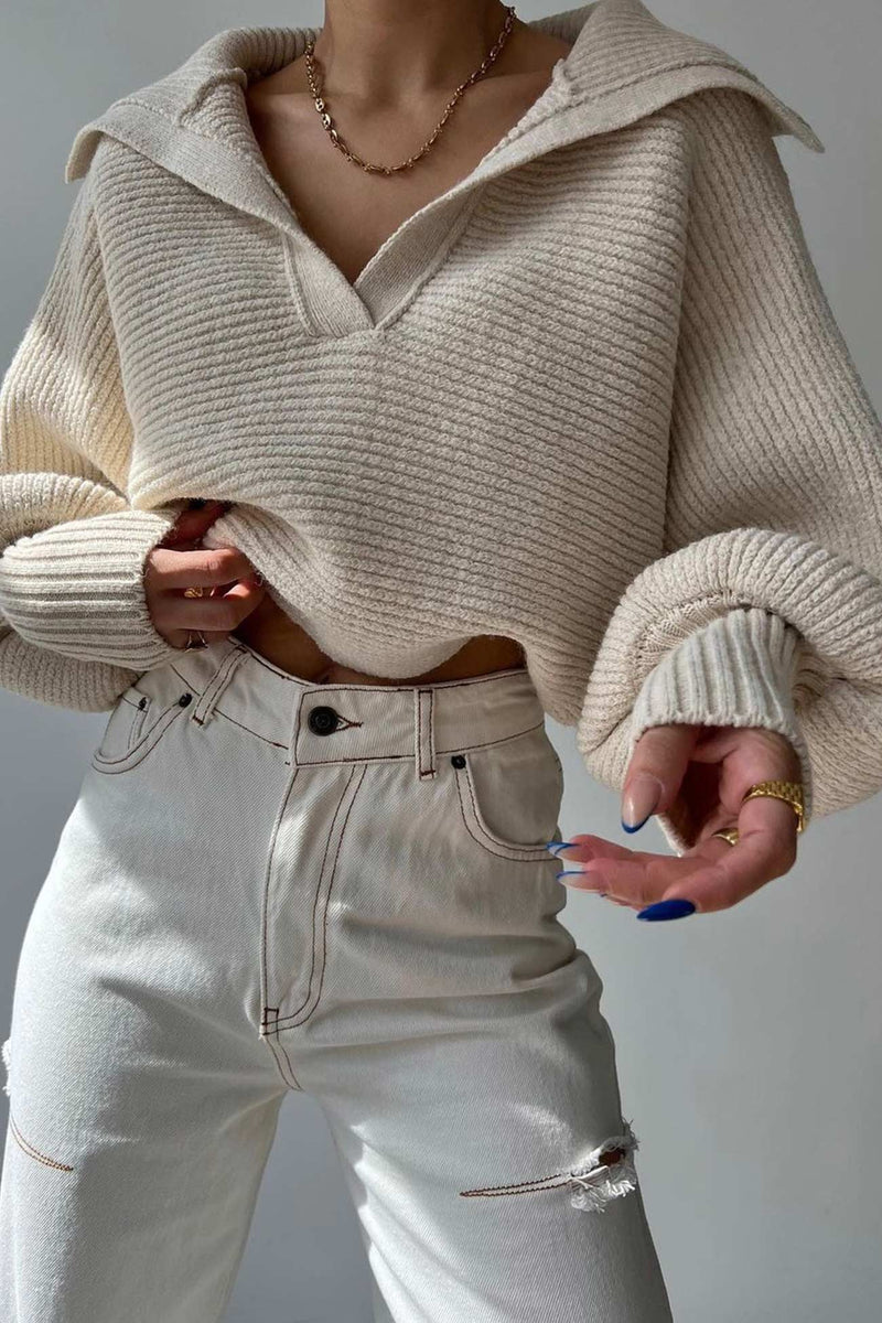 Effortlessly Elegant Sweater with a Timeless Design