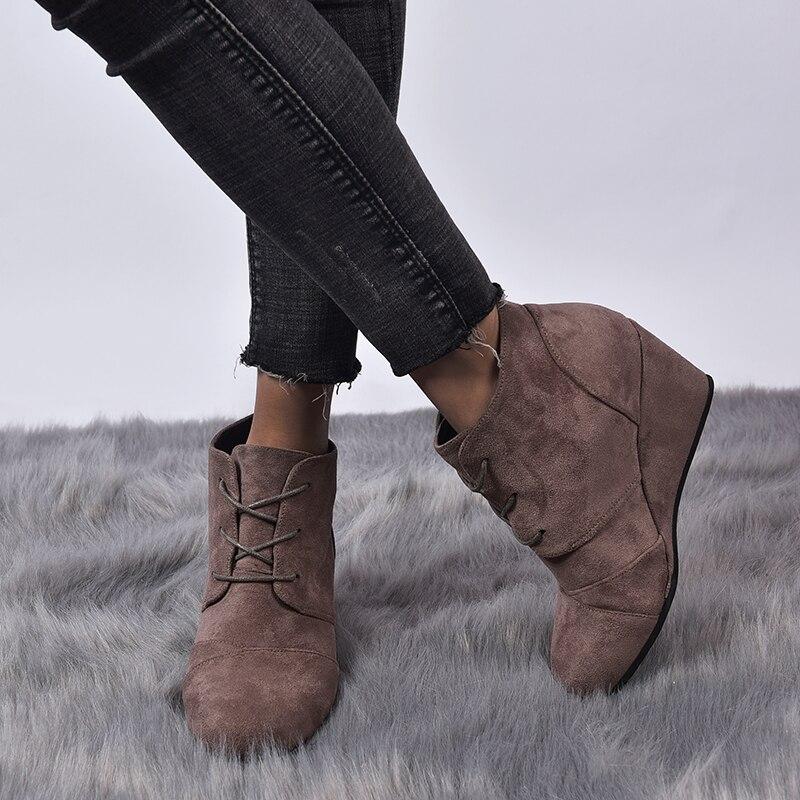 Graceful Orthopedic Shoes for Modern Look