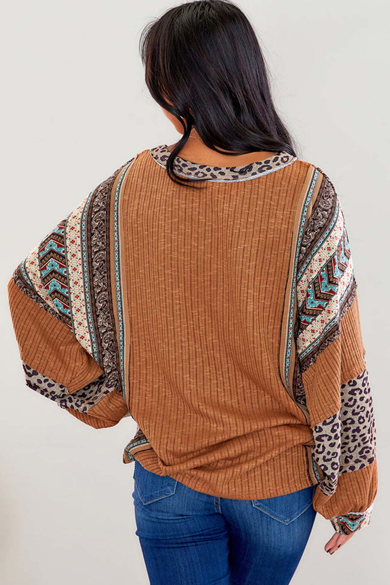 Well Tailored Sweater with a Graceful Silhouette