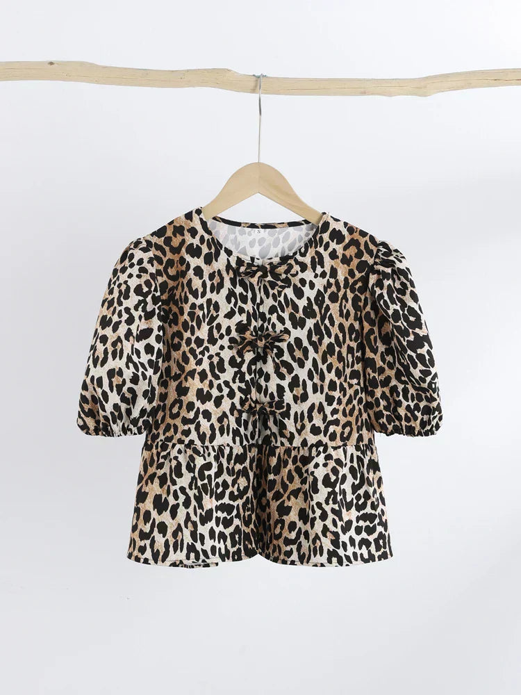 Elegantly Styled Blouse for Everyday Wear