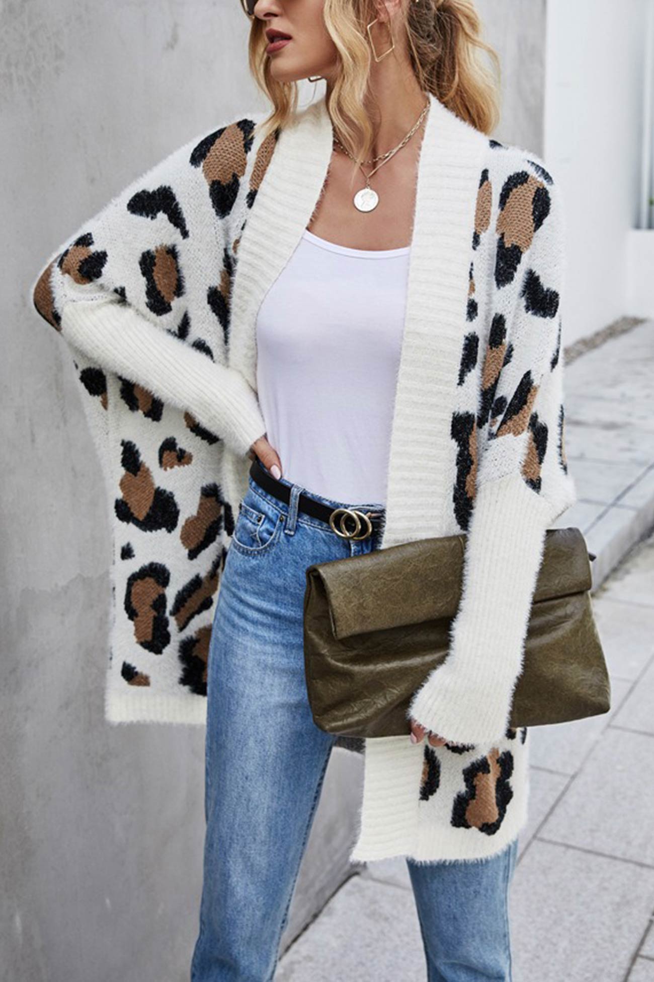 Gracefully Styled Cardigan for Any Occasion